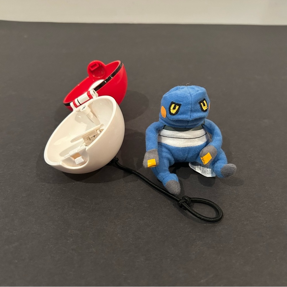 Pokémon Jakks Pacific Pokeball Throw Toy Krogunk